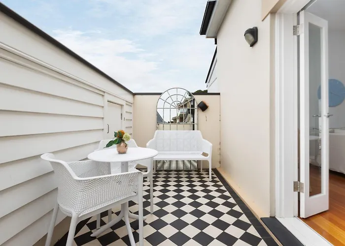 Executive Studio With Patio Near Trains