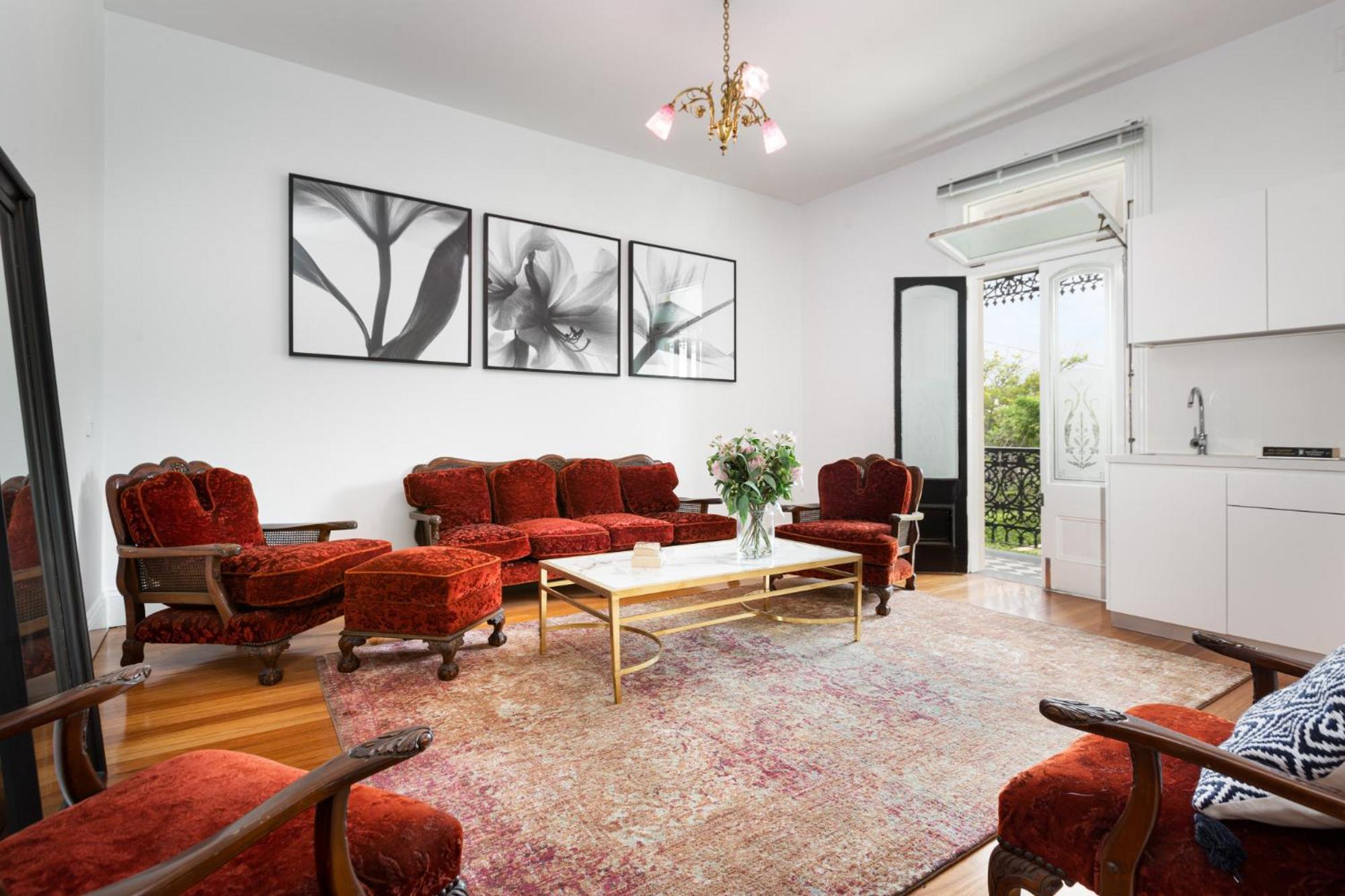 Executive With Patio Near Trains Apartment Sydney